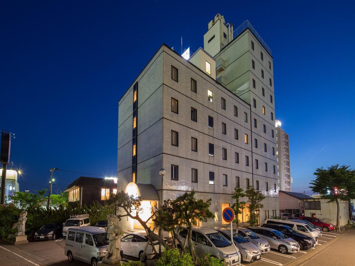 Apa Hotel Tsubamesanjo Ekimae Экстерьер фото